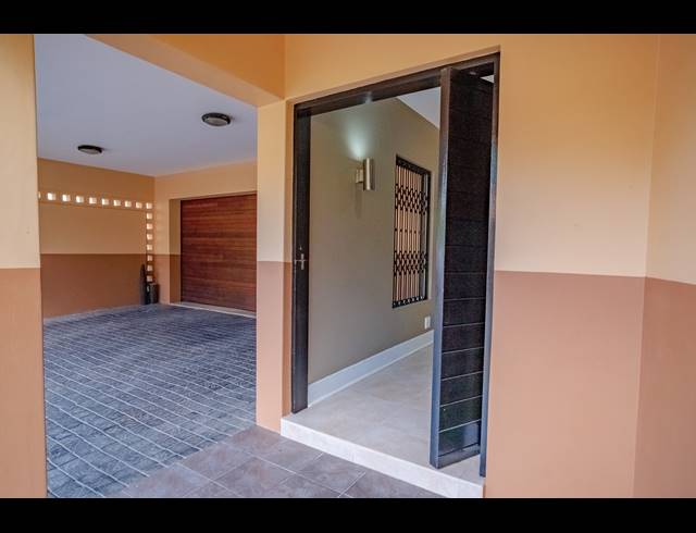 4 BEDROOM SIMPLEX FOR SALE IN DAWNCLIFFE